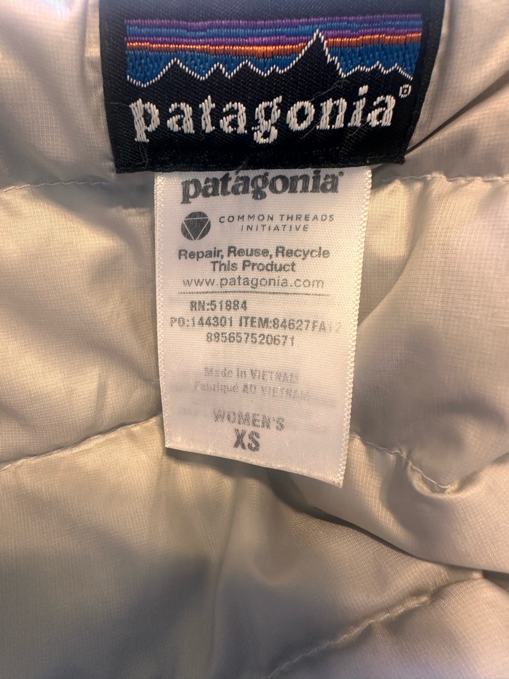 Patagonia Women's White Goose Down Puffer Vest Size XS - Picture 6 of 8